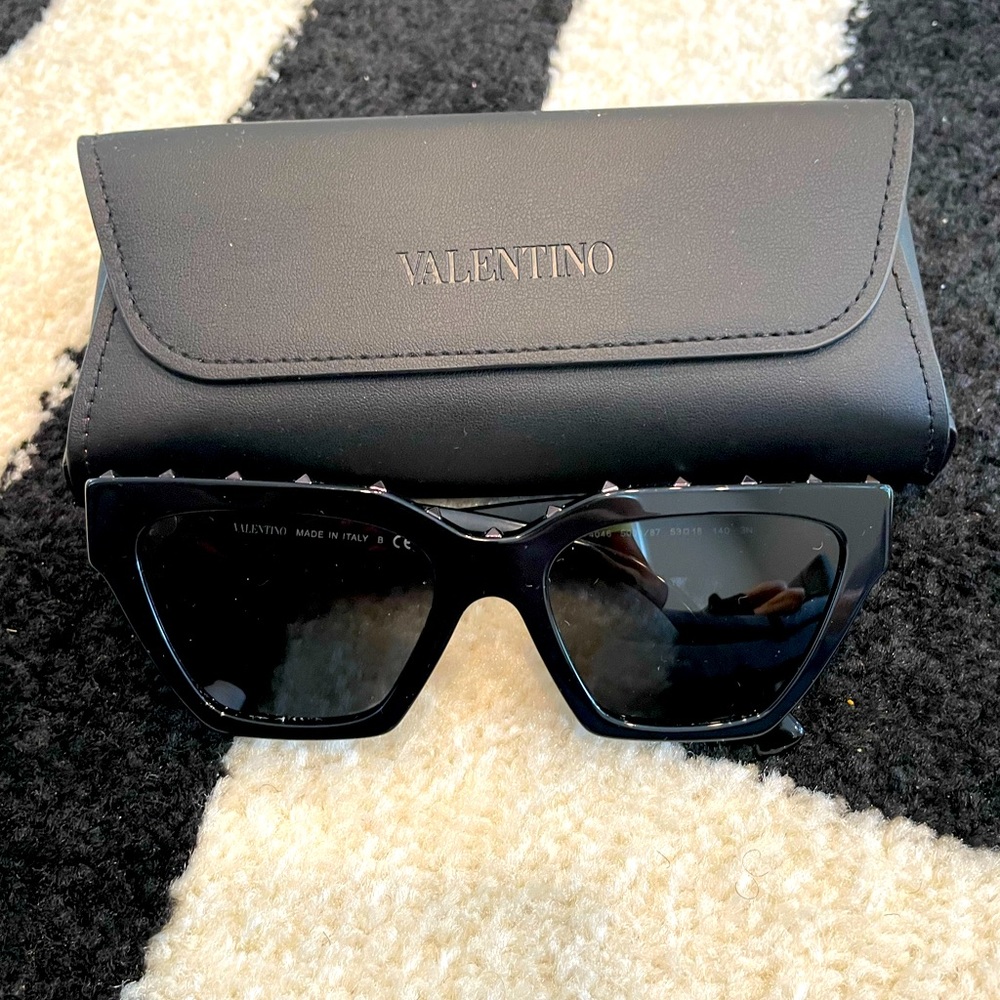 VALENTINO SUNGLASSES VA 4046 5001/87 53-18-140 BLACK - WORN 3x